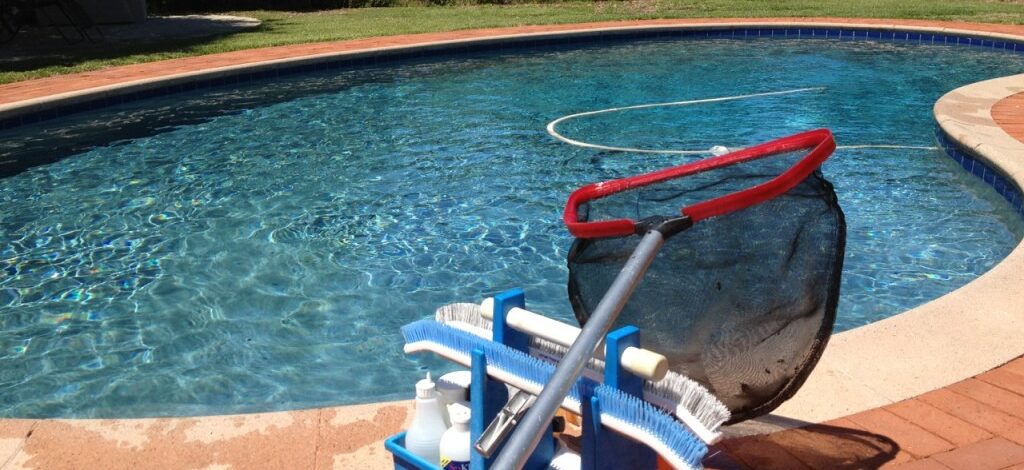 راهنمای نگهداری و نظافت استخر شنا با ساده ترین روش ها